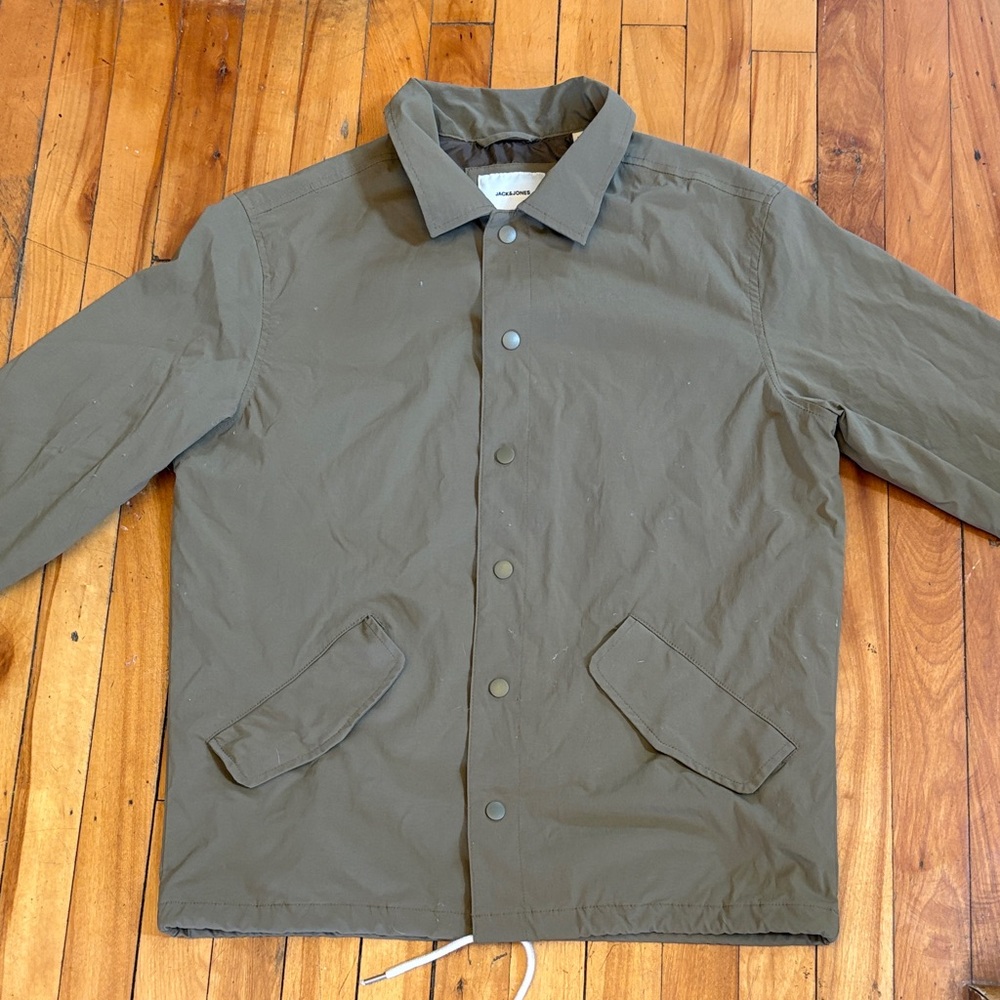 ack and Jones Olive Green Lightweight Jacket - Snap-front closure - LARGE